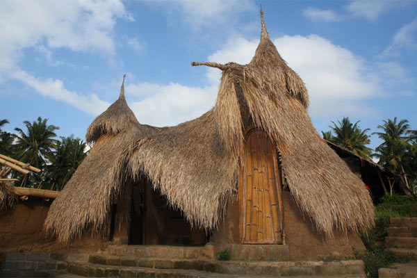 Европейская архитектура зеленой школы из бамбука на Бали