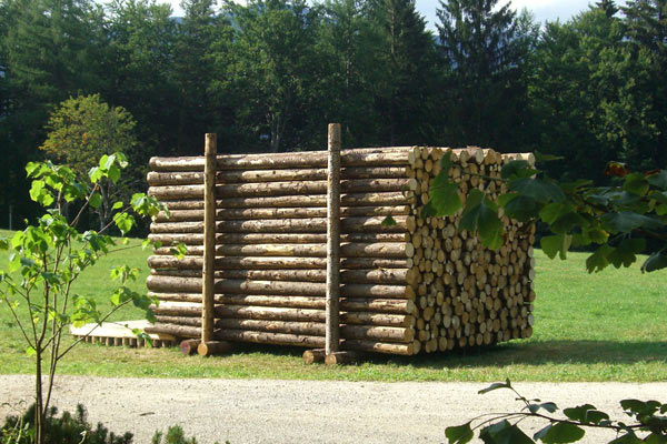 Маскировка дома под дрова — Yeta Log Cabin