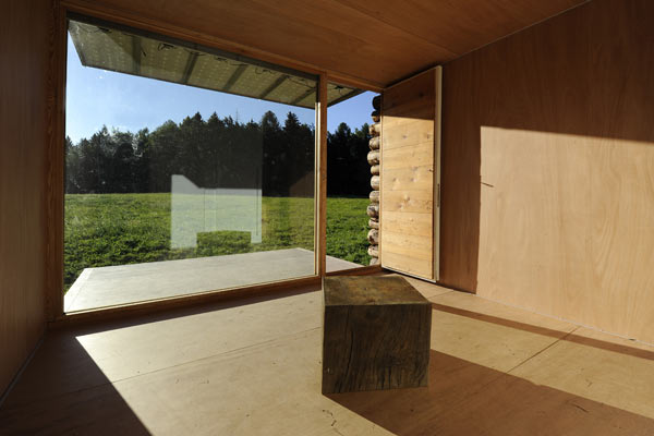 Маскировка дома под дрова — Yeta Log Cabin