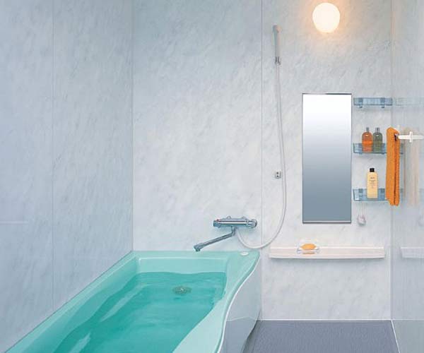 Дизайн компактной ванной комнаты от INAX.