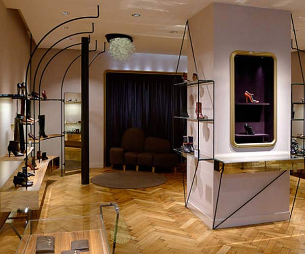 Единство дизайна интерьера и мебели в бутике Karine Arabian.